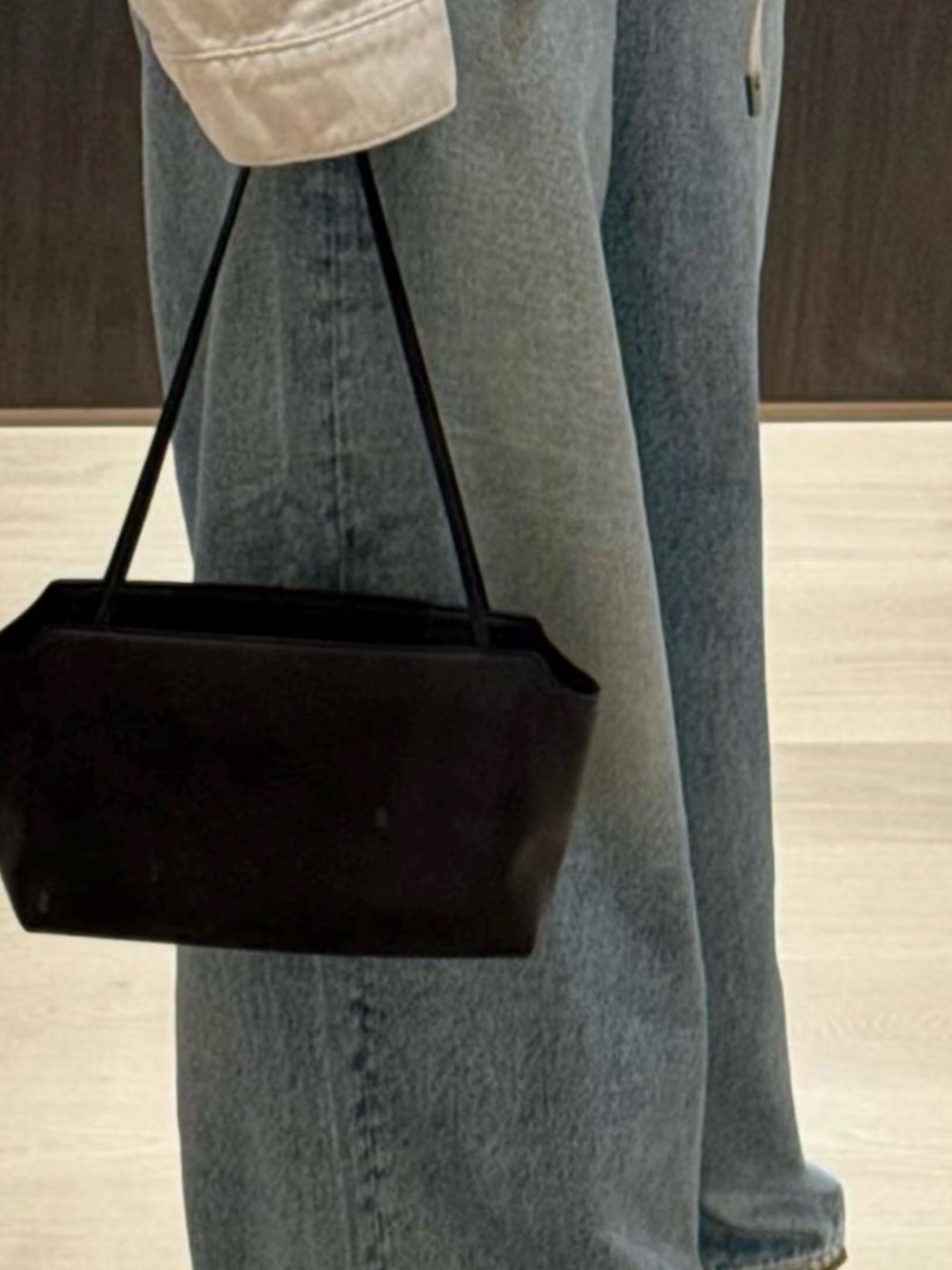 Terasse To-go Lambskin Leather Black Shoulder Bag